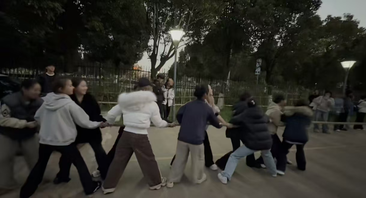 凝心聚力拉满弓 青春奋进绽芳华  ——艺术学院拔河比赛圆满落幕